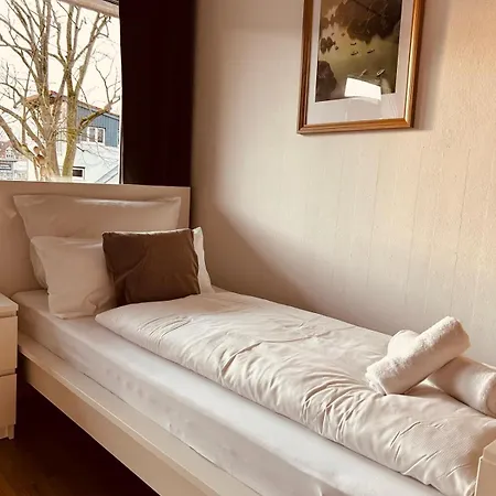 B2 Xl I 130m2 I 10 Einzelbetten I Voll Ausgestattet I Balkon I Wasch I Xxl P