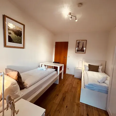 B2 Xl I 130m2 I 10 Einzelbetten I Voll Ausgestattet I Balkon I Wasch I Xxl P