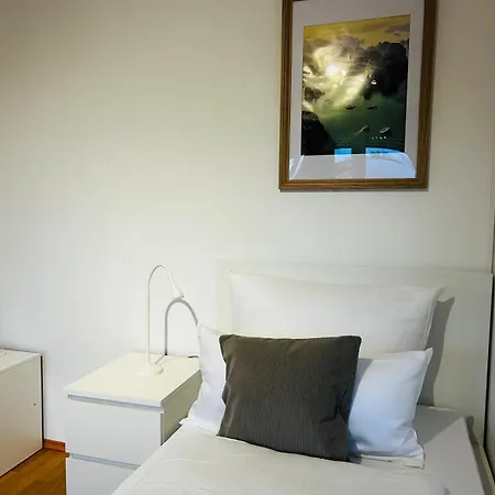 B2 Xl I 130m2 I 10 Einzelbetten I Voll Ausgestattet I Balkon I Wasch I Xxl P *