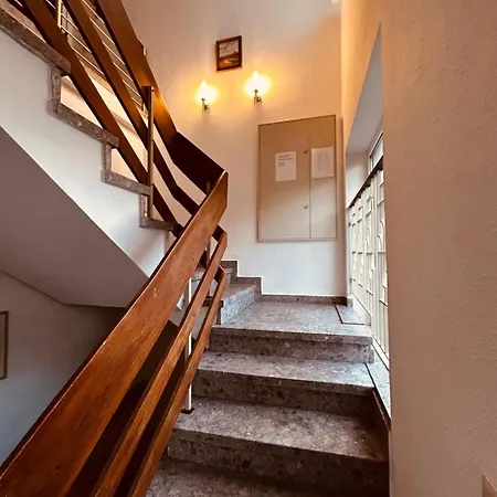 B2 Xl I 130m2 I 10 Einzelbetten I Voll Ausgestattet I Balkon I Wasch I Xxl P Apartment *
